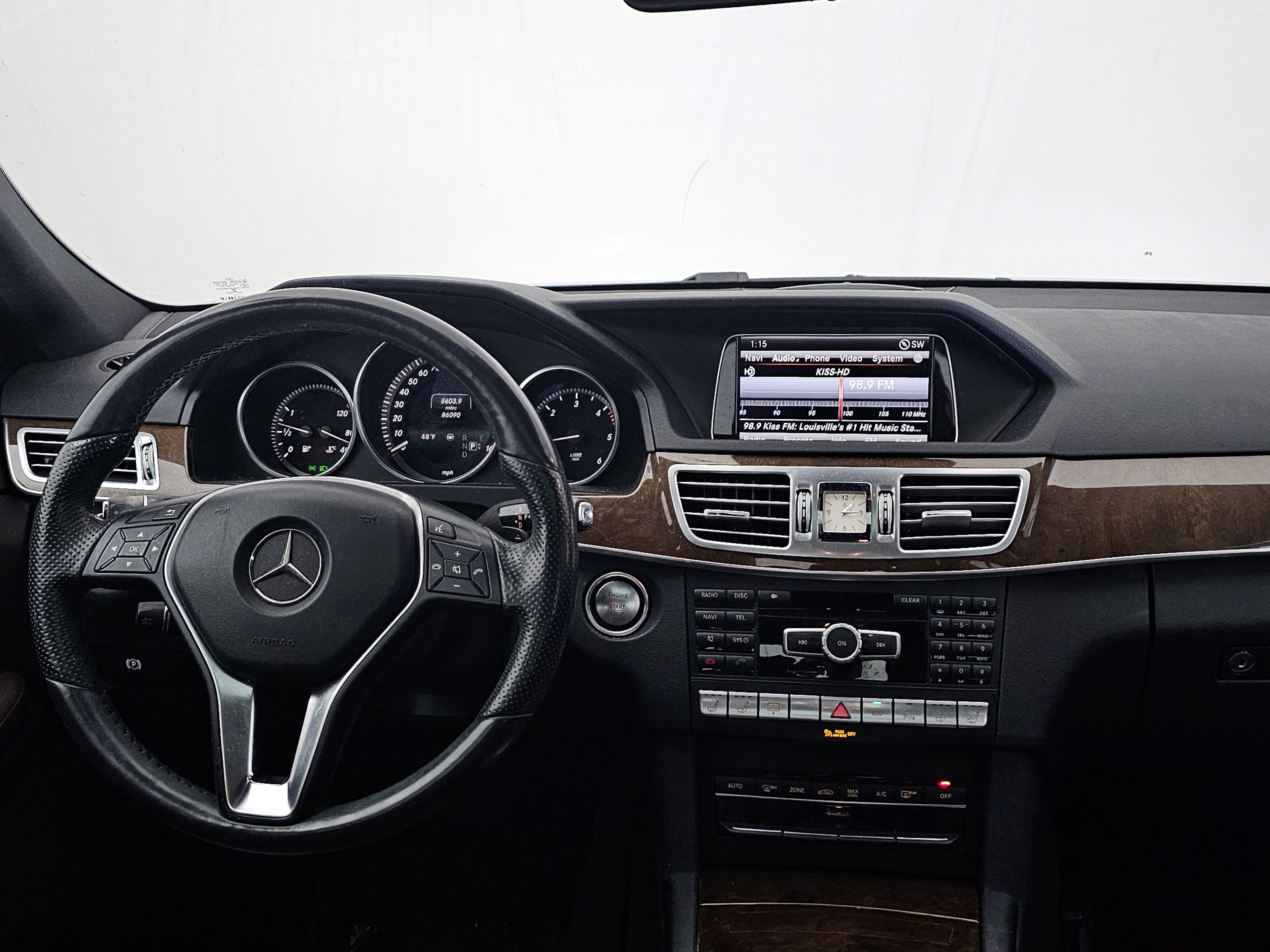 Used 2014 Mercedes-Benz E 250 BlueTEC 4MATIC Sedan image 19