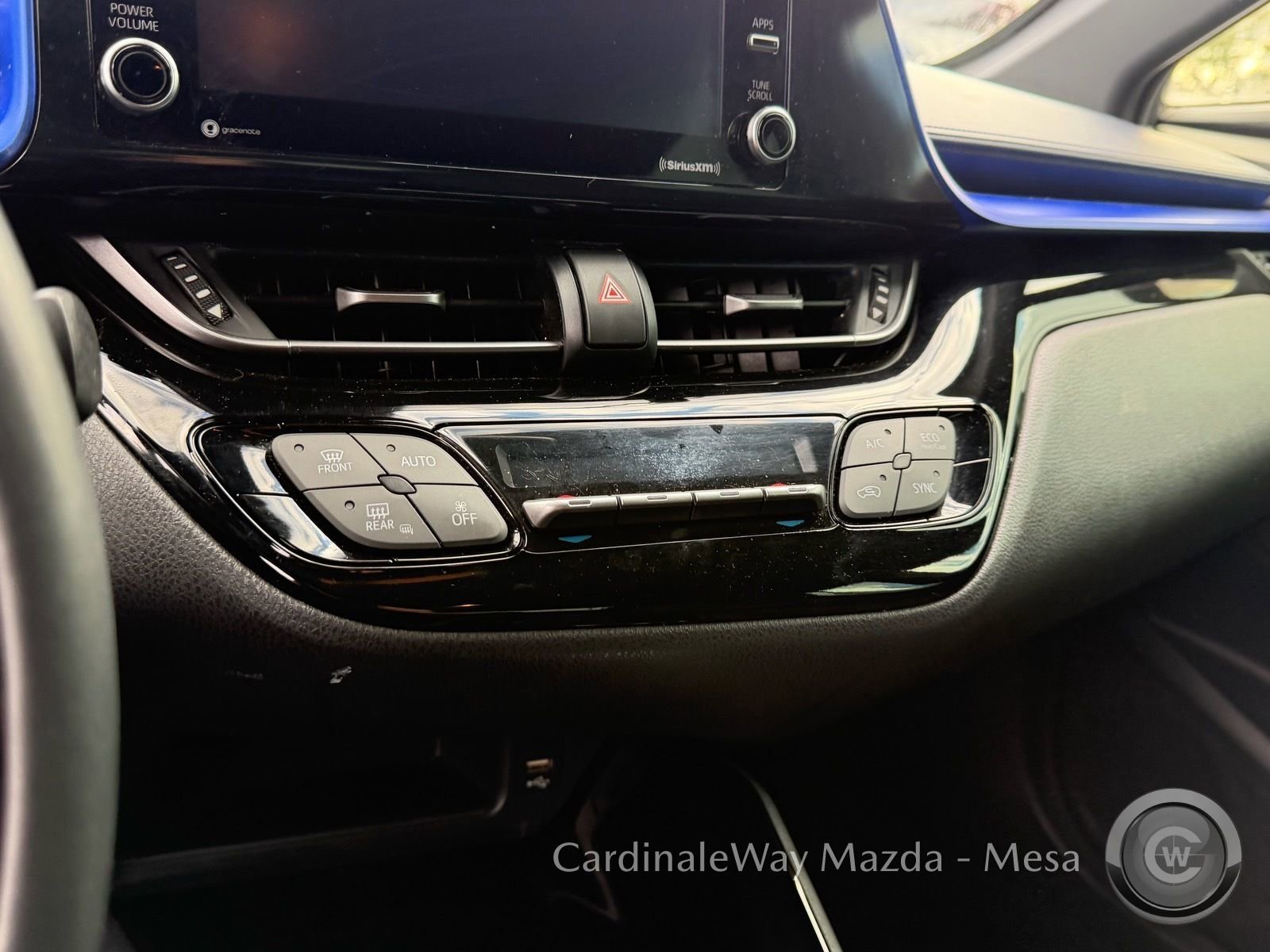 Used 2020 Toyota C-HR XLE image 10