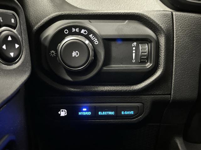 Used 2024 Jeep Wrangler Unlimited image 22
