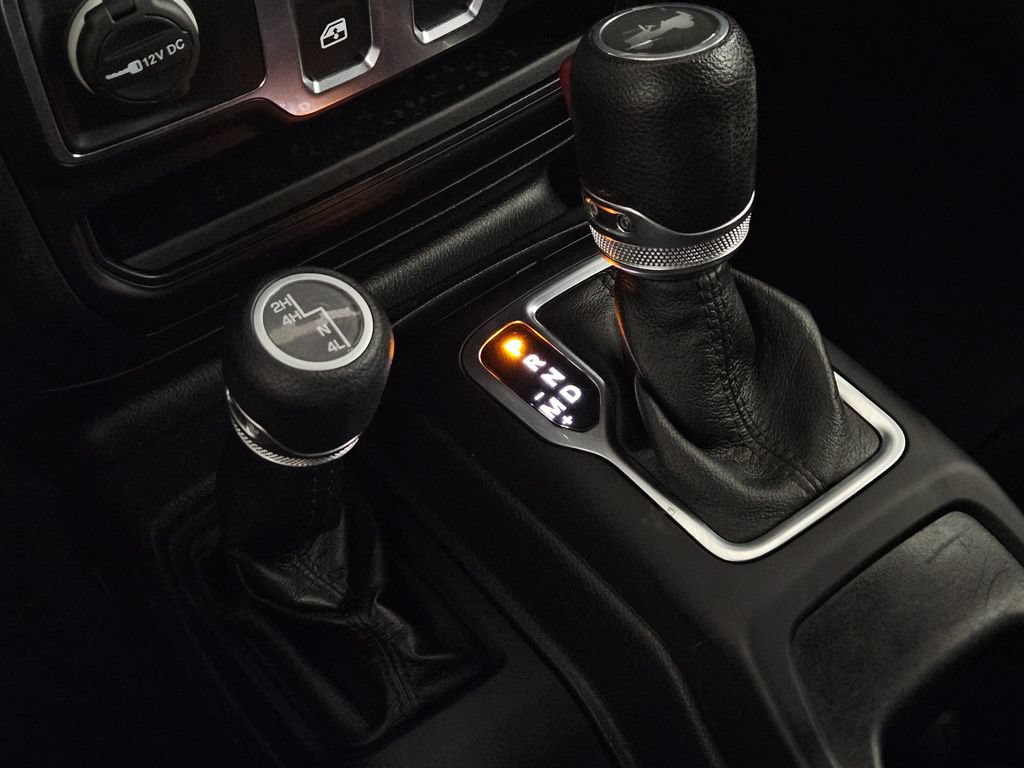 Used 2022 Jeep Wrangler Sport AWD/4WD image 17