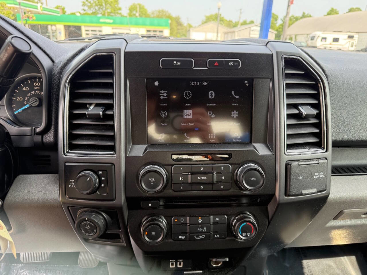 Used 2018 Ford F150 XLT w/ Trailer Tow Package image 18