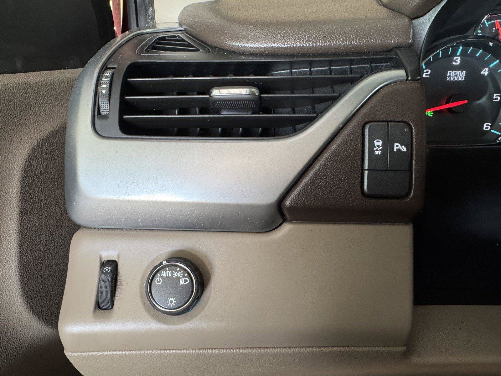 Used 2016 Chevrolet Suburban LS RWD image 22
