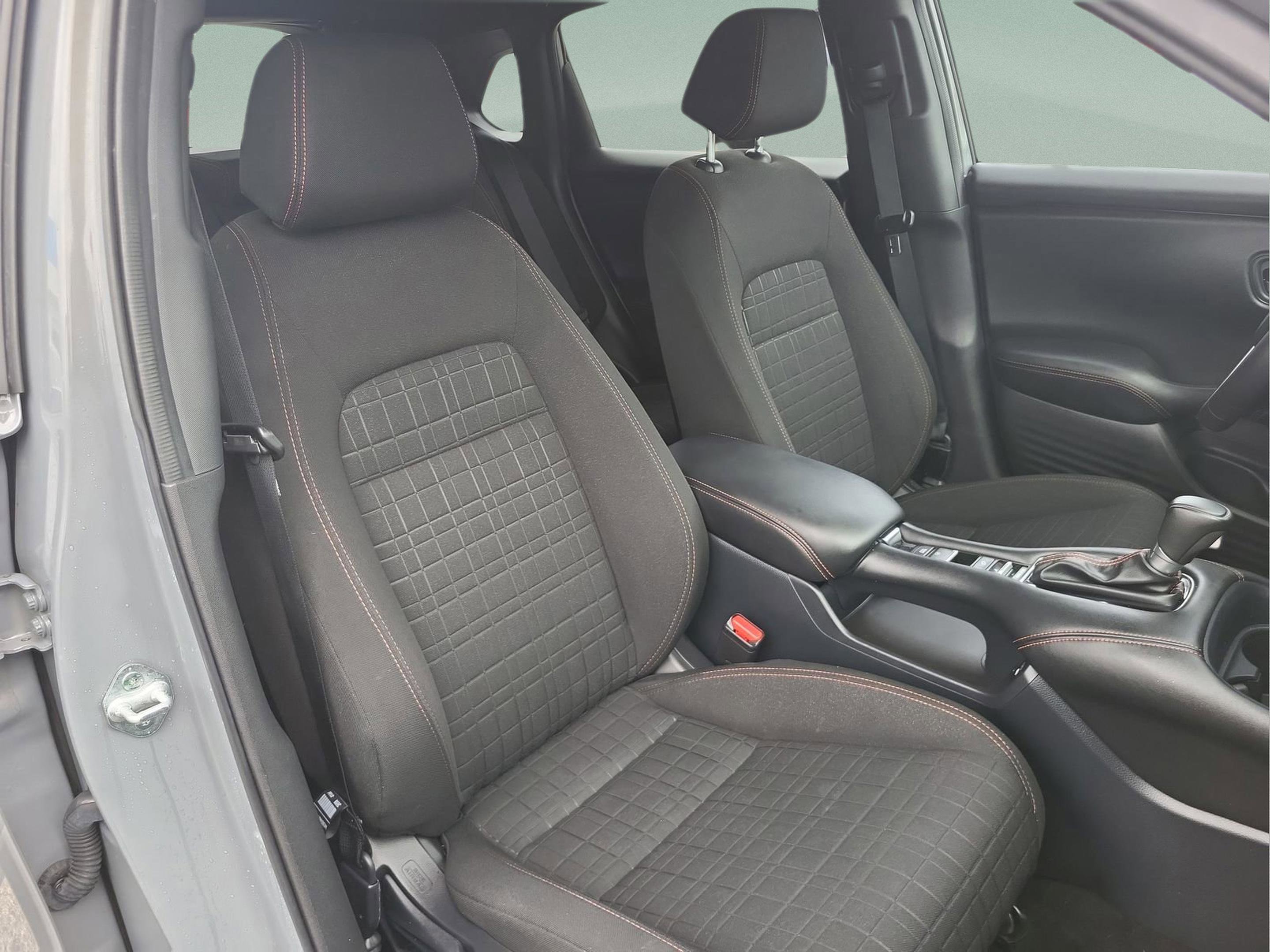 Certified 2025 Honda HR-V Sport image 19