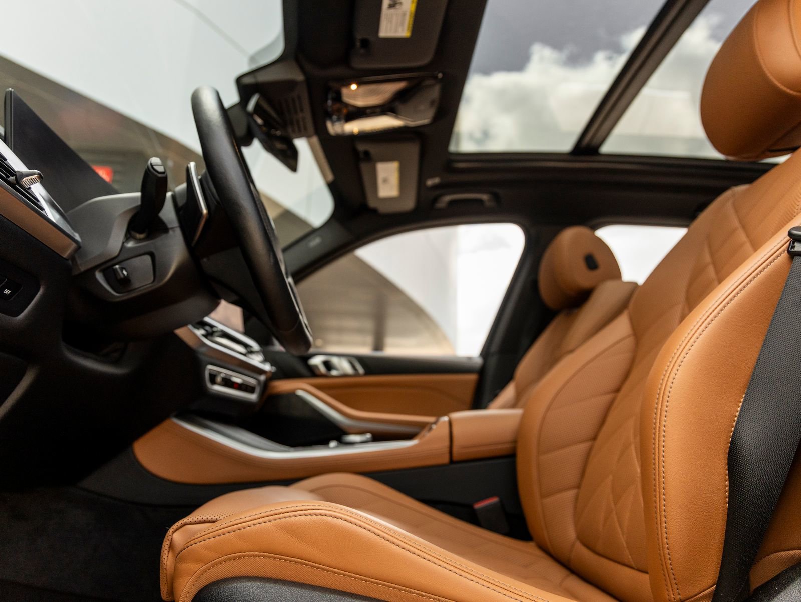 Used 2024 BMW X5 xDrive40i w/ Parking Assistance Package image 19