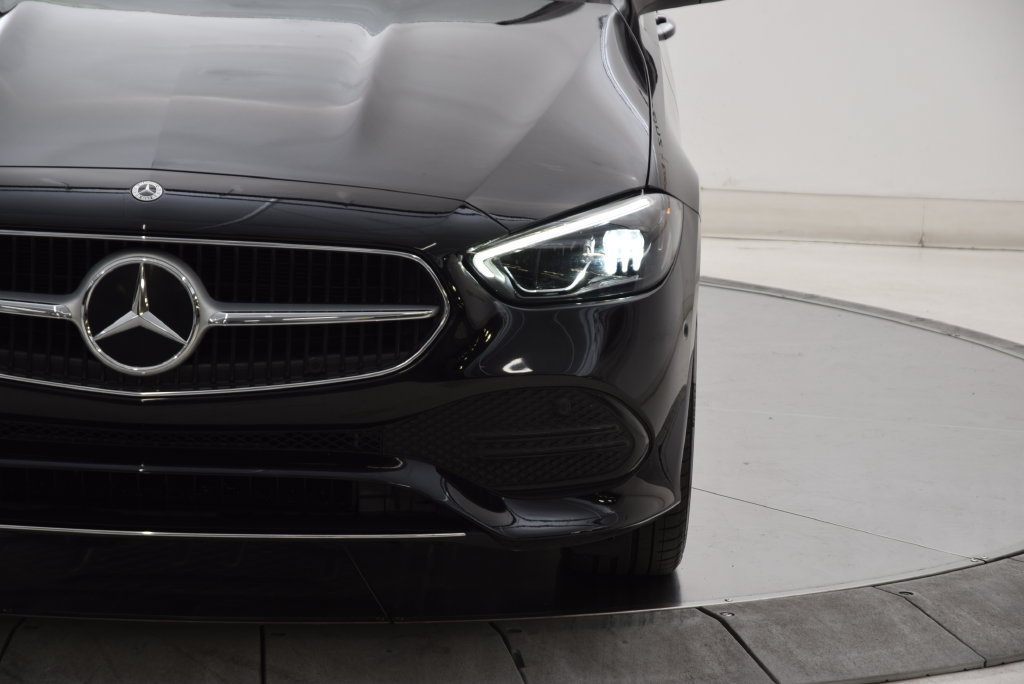 Used 2023 Mercedes-Benz C 300 Sedan image 9