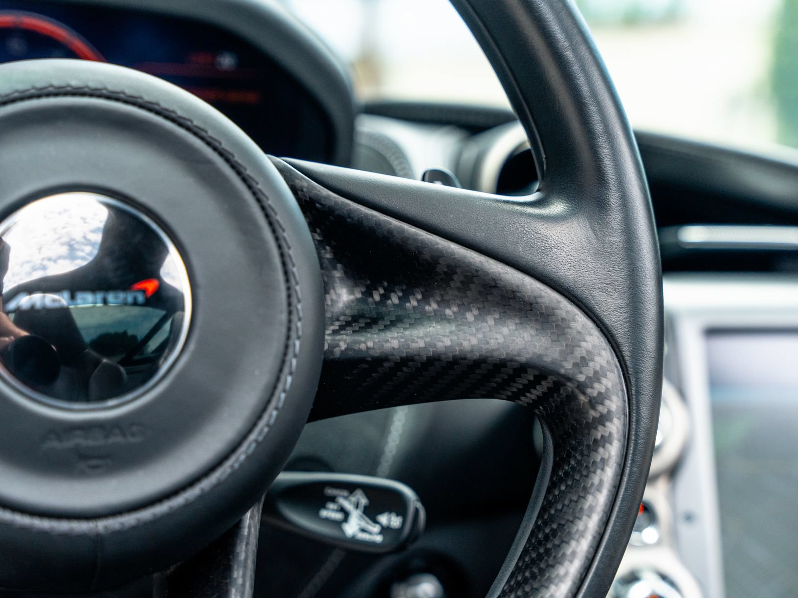 Used 2018 McLaren 720S Luxury RWD image 10