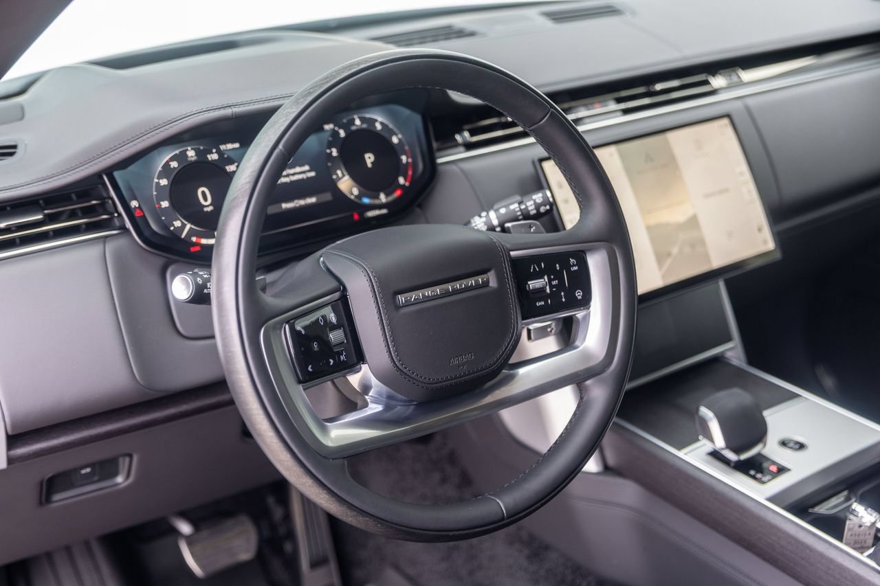 Used 2025 Land Rover Range Rover Long Wheelbase Autobiography AWD/4WD image 20