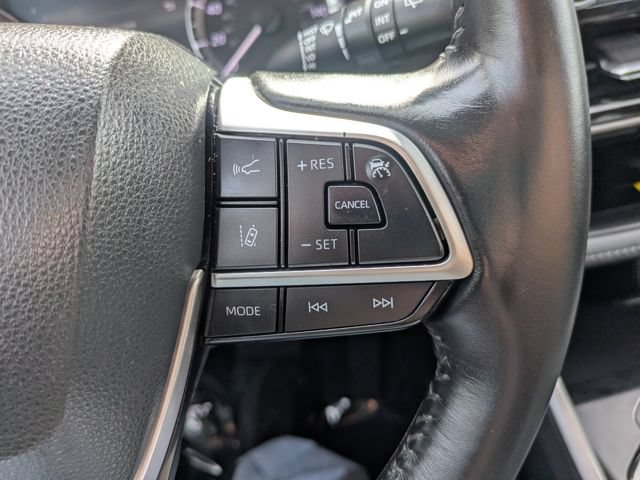 Used 2023 Toyota Highlander XLE AWD/4WD image 22
