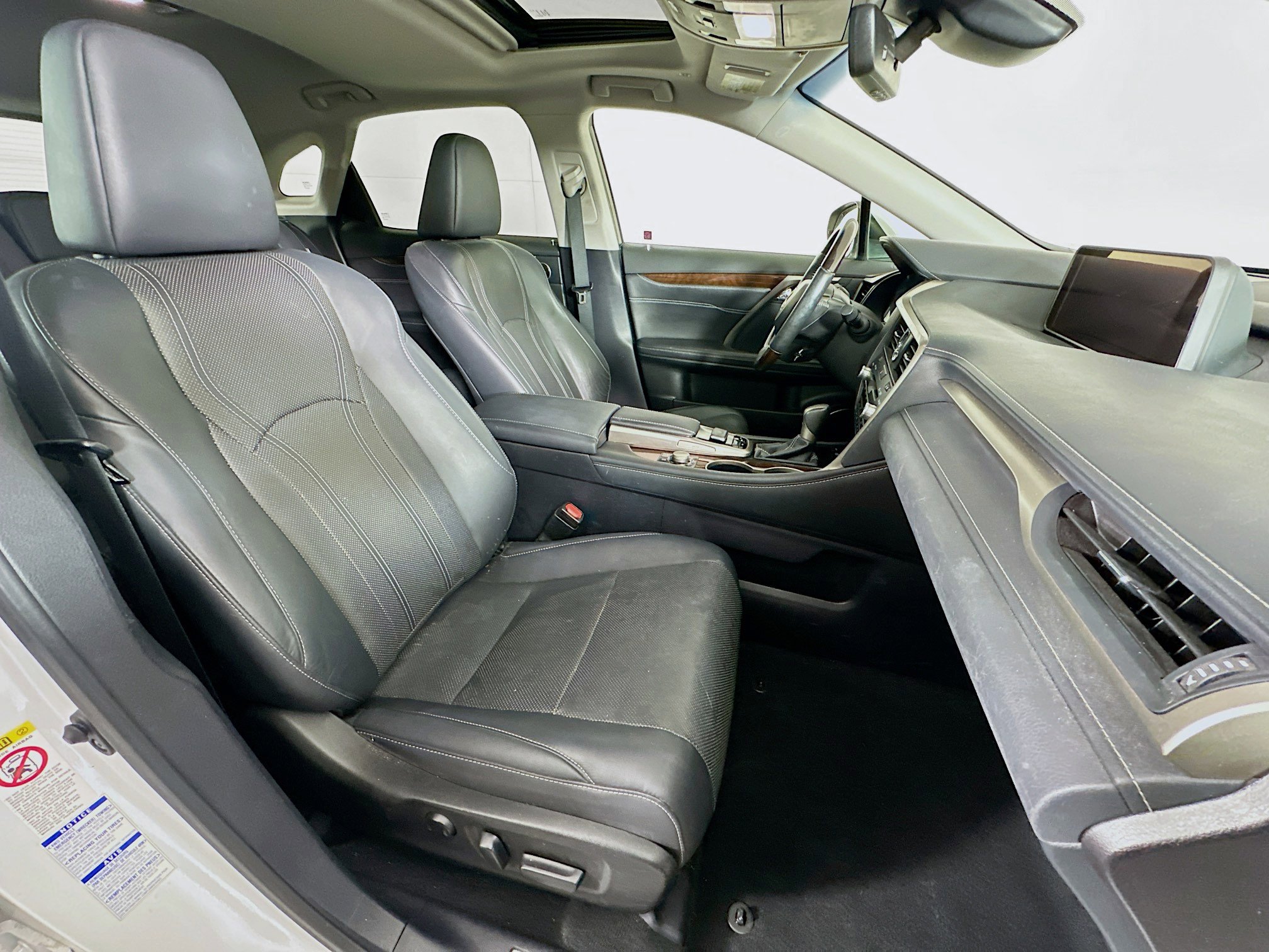 Used 2017 Lexus RX 450h AWD w/ Cold Weather Package image 33