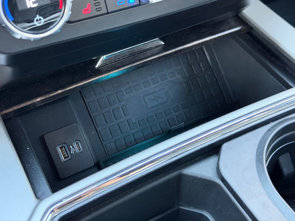 Used 2022 Ford F250 Lariat w/ Black Appearance Package image 32