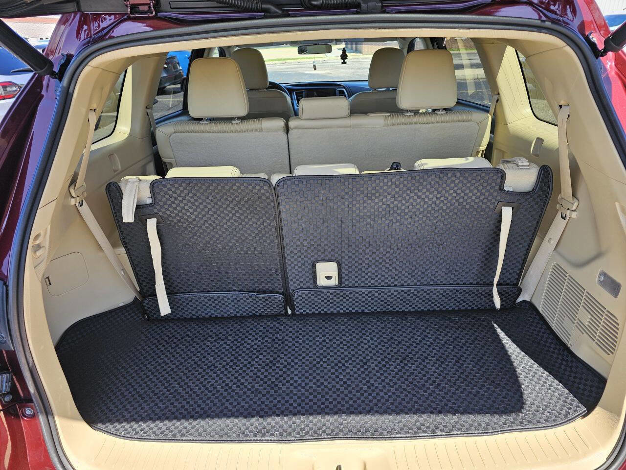 Used 2014 Toyota Highlander Plus FWD image 23