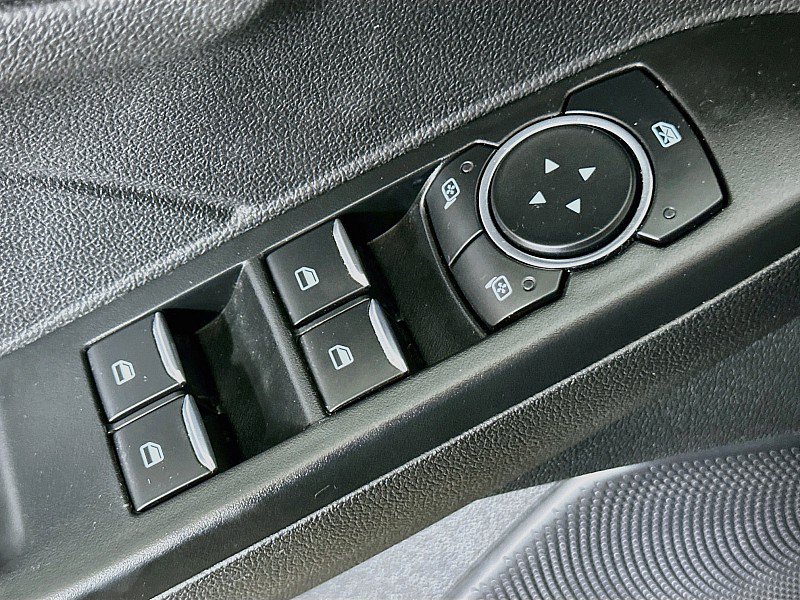 Used 2025 Ford Escape ST-Line Select AWD/4WD image 18