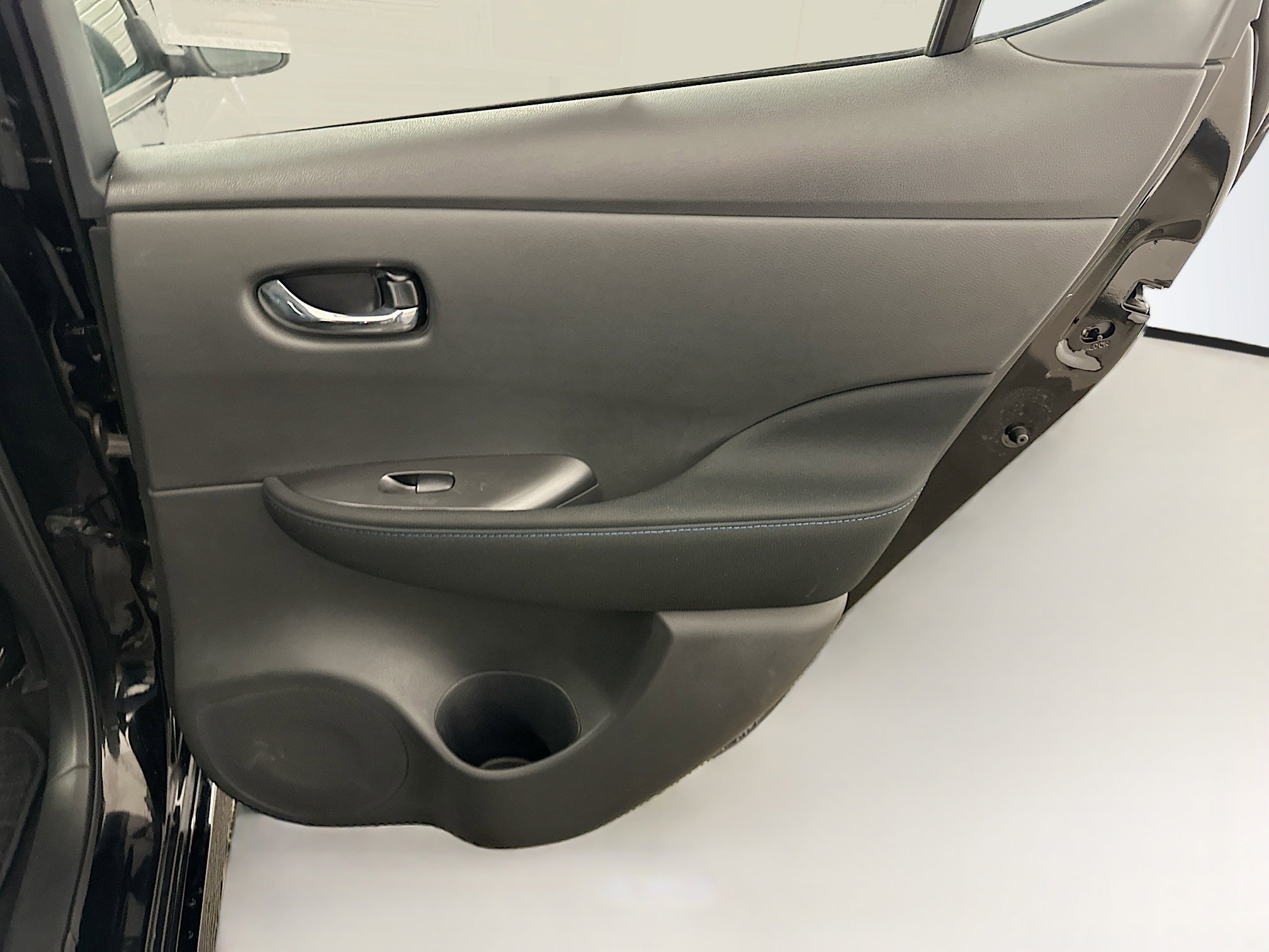 Used 2023 Nissan Leaf S image 30