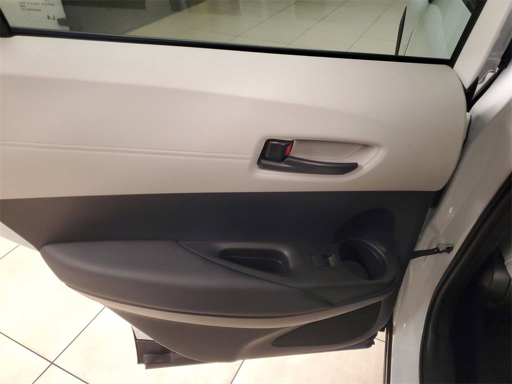 Used 2024 Toyota Corolla Cross LE w/ Moonroof Package image 13