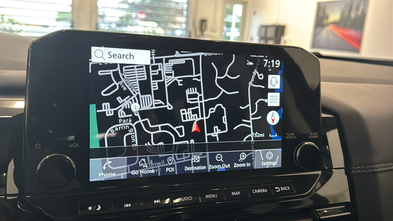 Used 2025 Nissan Pathfinder Platinum AWD/4WD image 17