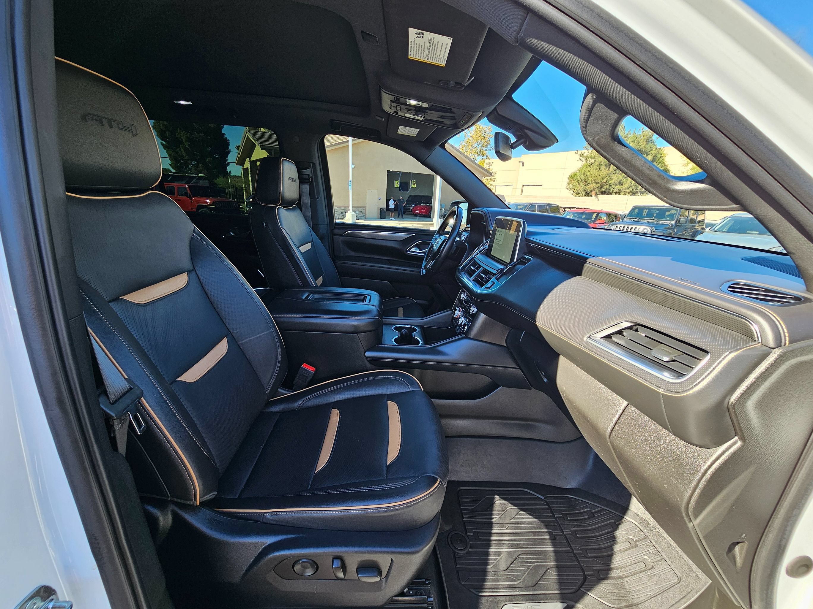 Used 2022 GMC Yukon XL AT4 w/ Technology Package AWD/4WD image 48