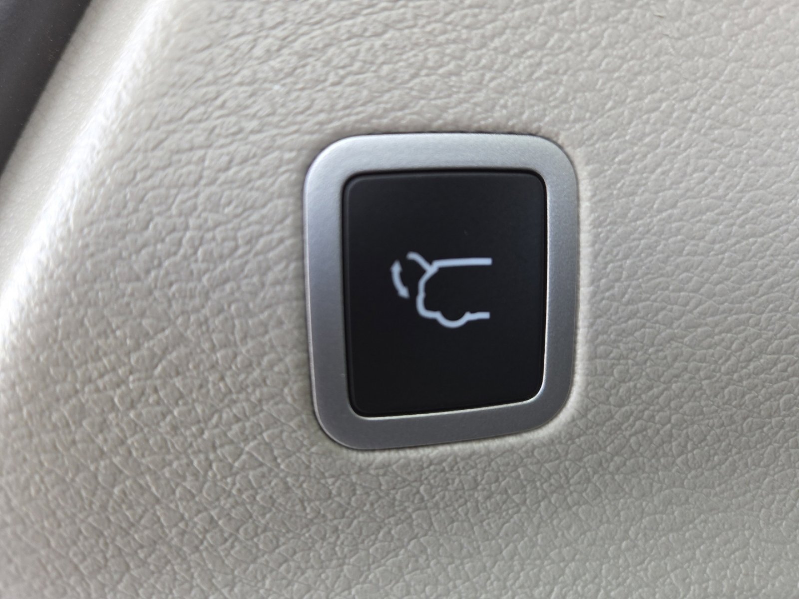 Used 2024 Chrysler Pacifica Touring-L image 20