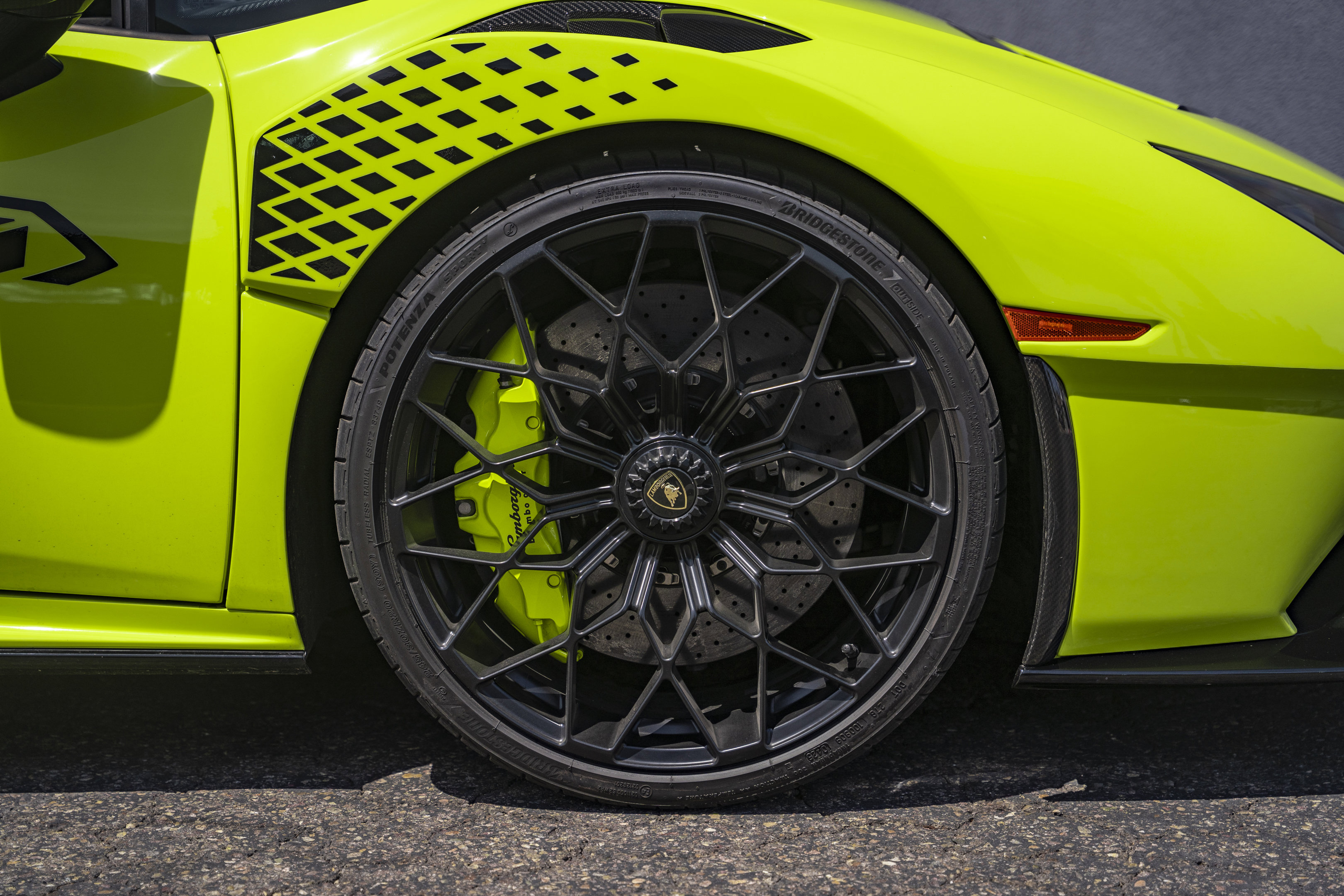 Used 2023 Lamborghini Huracan STO RWD image 14