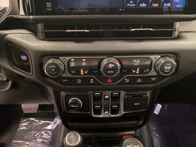 Used 2026 Jeep Wrangler Unlimited Sport AWD/4WD image 12