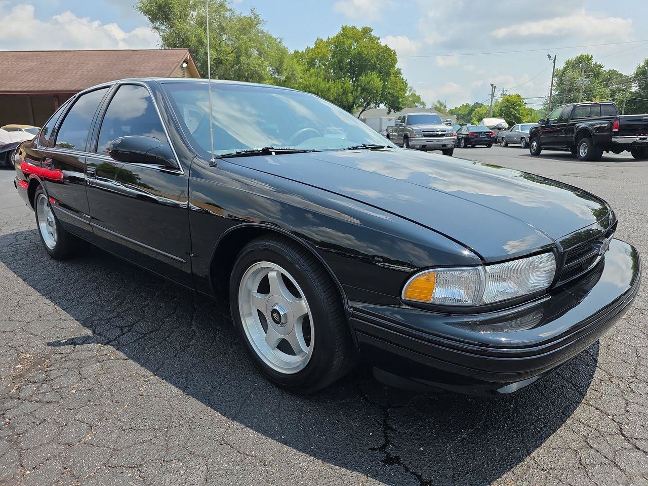 Used 1996 Chevrolet Impala SS RWD image 18