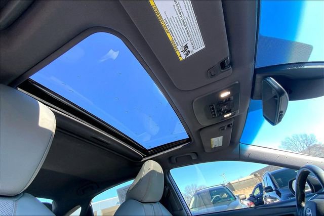 Used 2019 Toyota Avalon XSE image 11