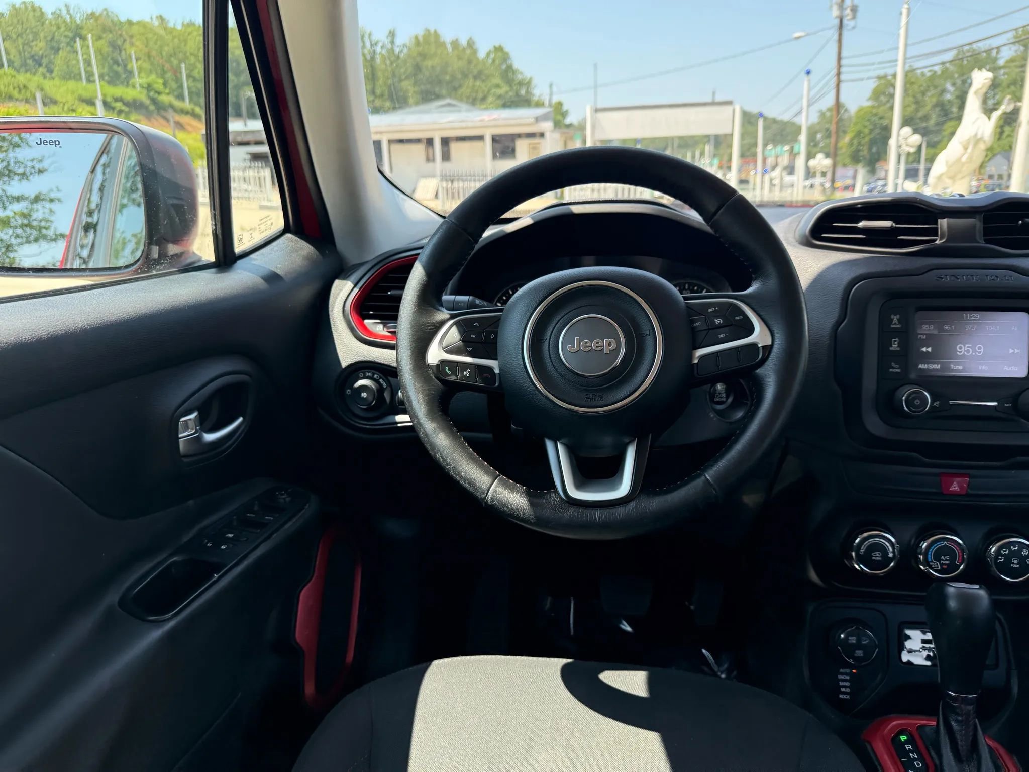 Used 2016 Jeep Renegade Trailhawk image 30