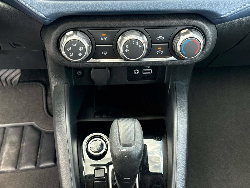 Used 2025 Nissan Versa SV w/ Trunk Package FWD image 29
