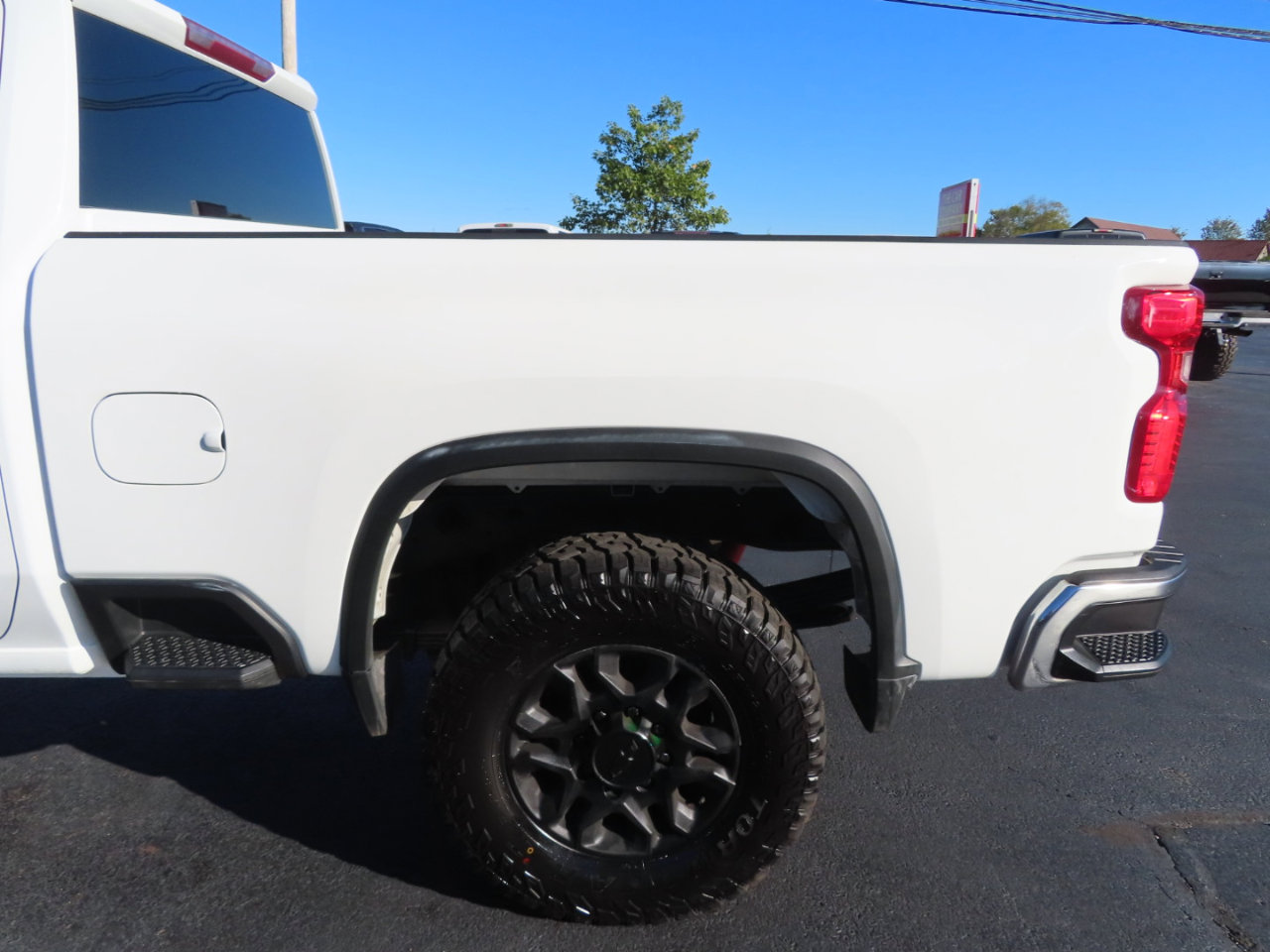 Used 2021 Chevrolet Silverado 2500 LT w/ Z71 Off-Road Package image 16