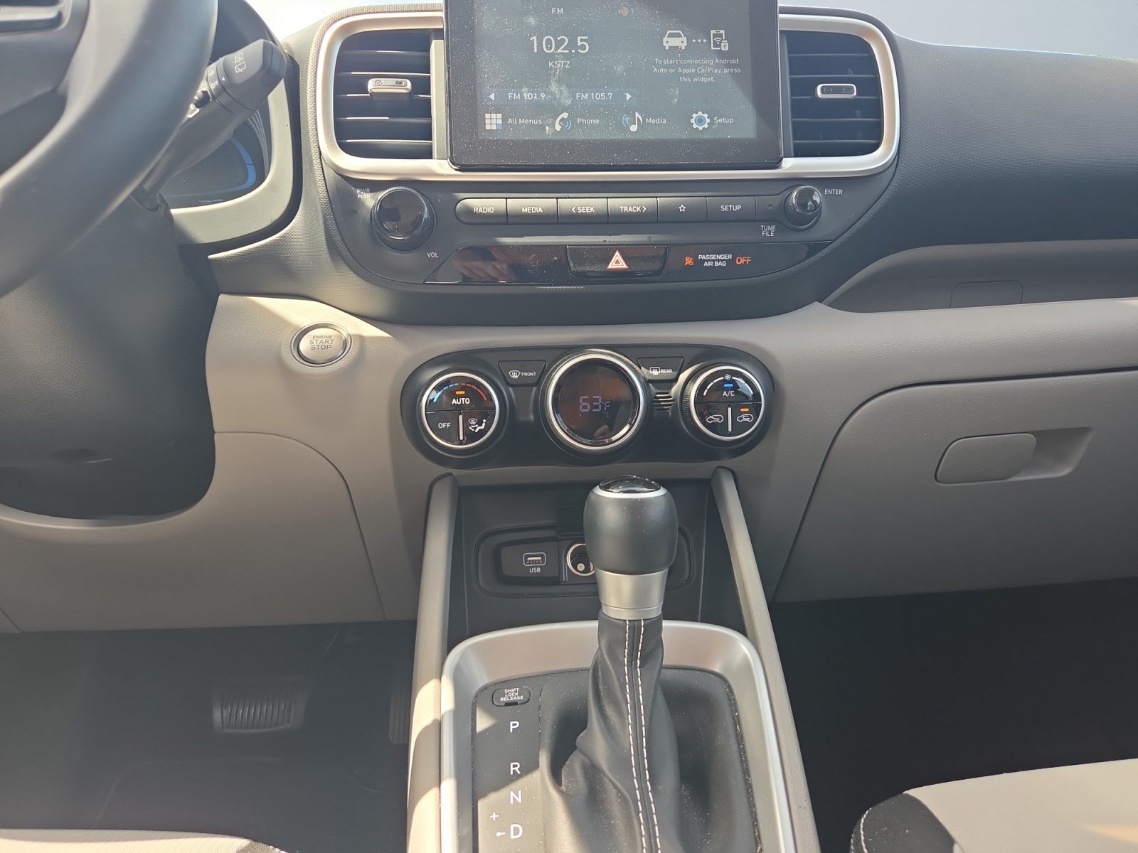 Certified 2025 Hyundai Venue SEL FWD image 13