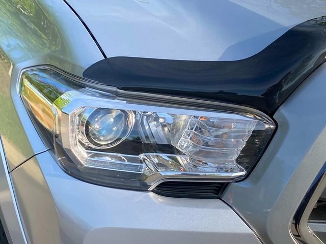 Used 2017 Toyota Tacoma Limited image 2