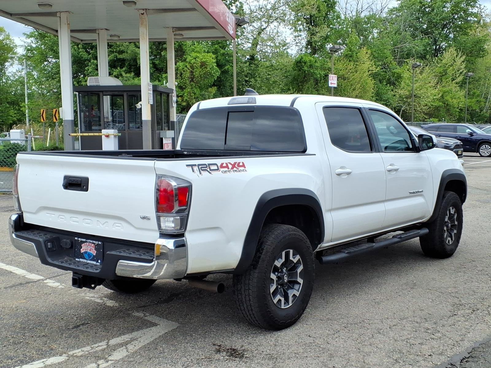Used 2022 Toyota Tacoma TRD Off-Road AWD/4WD image 6