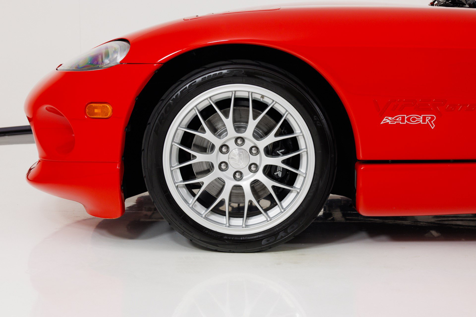 Used 1999 Dodge Viper GTS RWD image 9