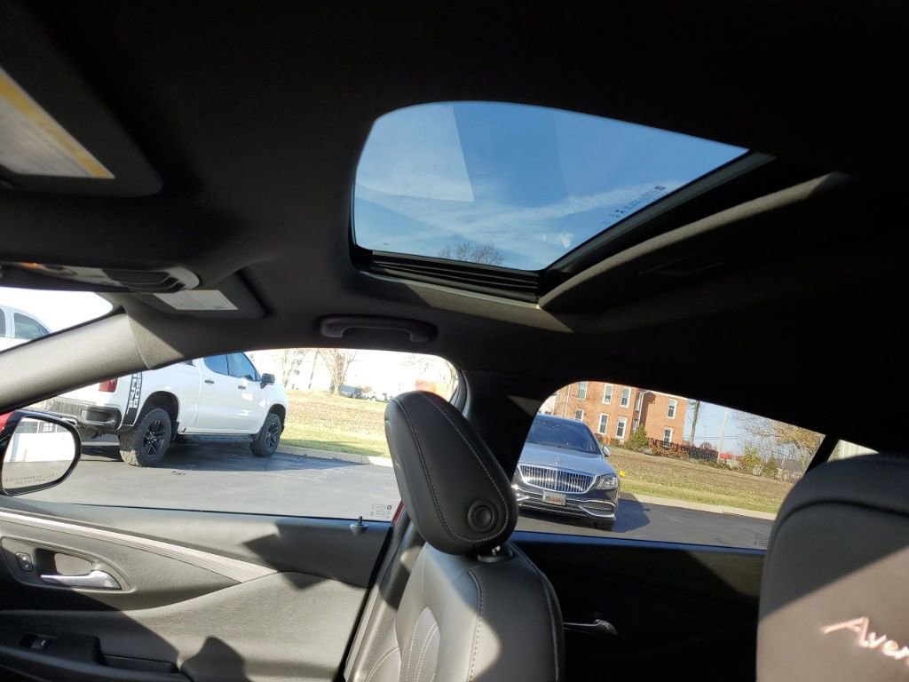 Used 2025 Buick Envista Avenir image 14