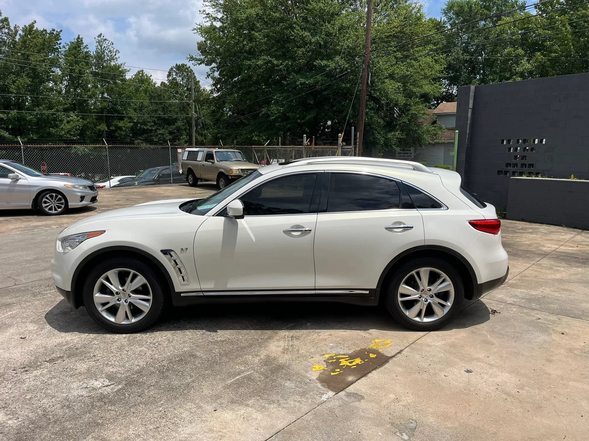 Used 2014 INFINITI QX70 2WD w/ Premium Package image 5