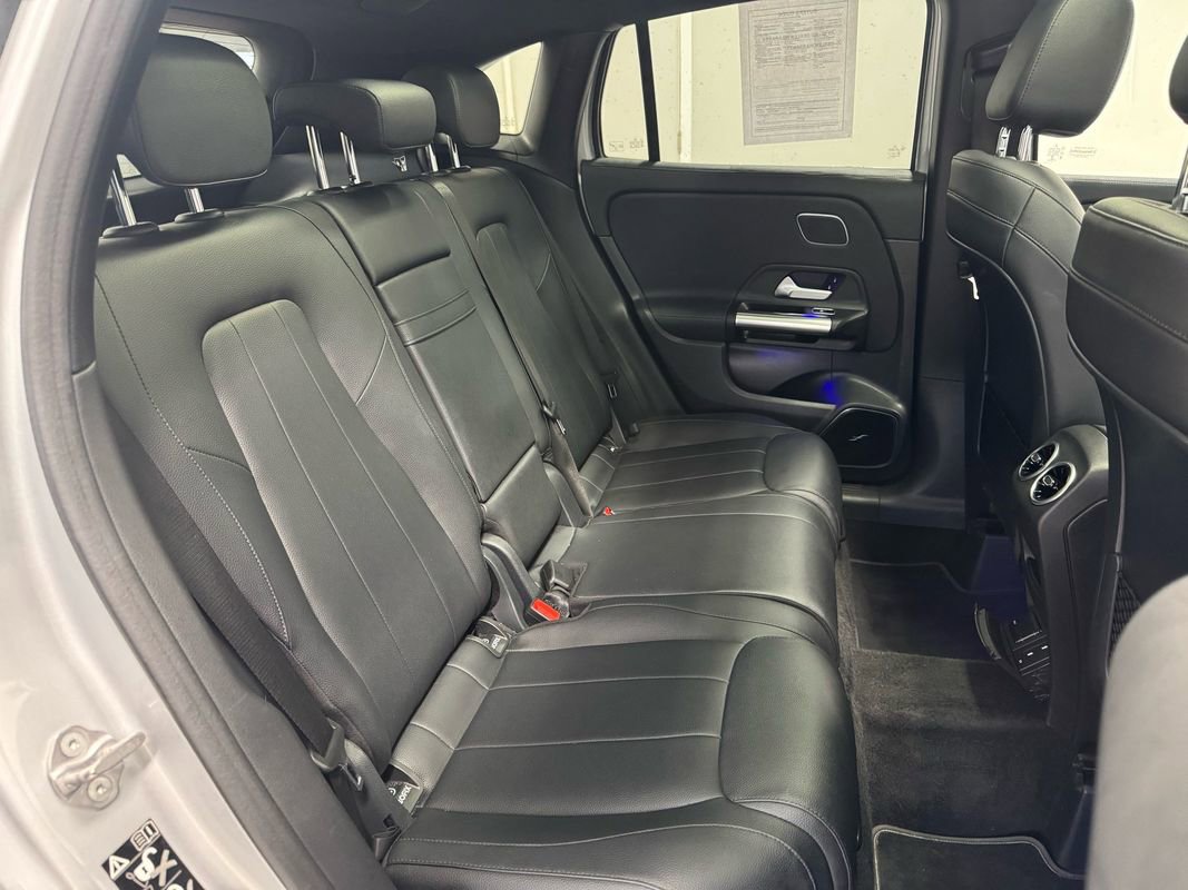 Used 2021 Mercedes-Benz GLA 250 4MATIC w/ Premium Package image 26