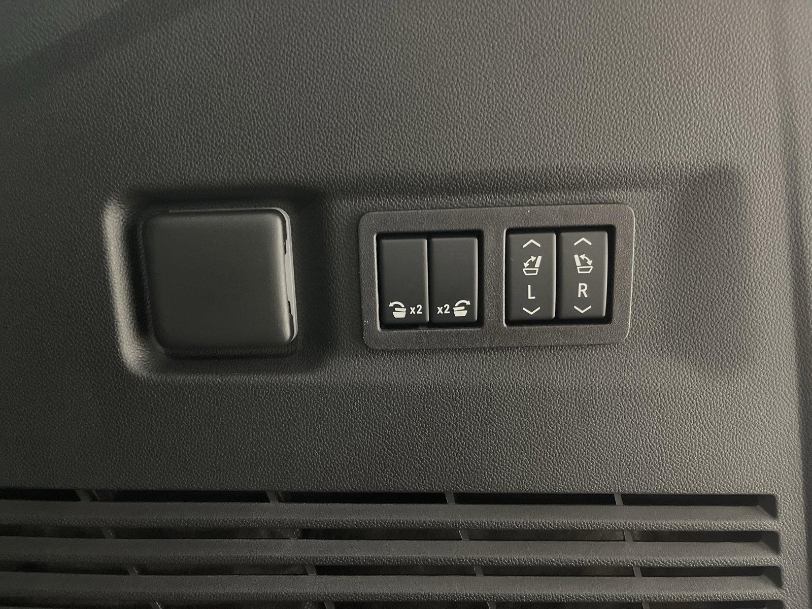 Used 2026 Chevrolet Suburban Z71 w/ Z71 Off-Road Package image 16