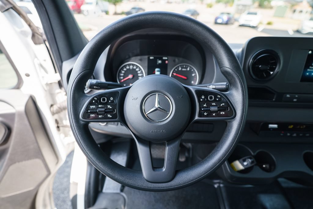 Used 2023 Mercedes-Benz Sprinter 2500 image 21