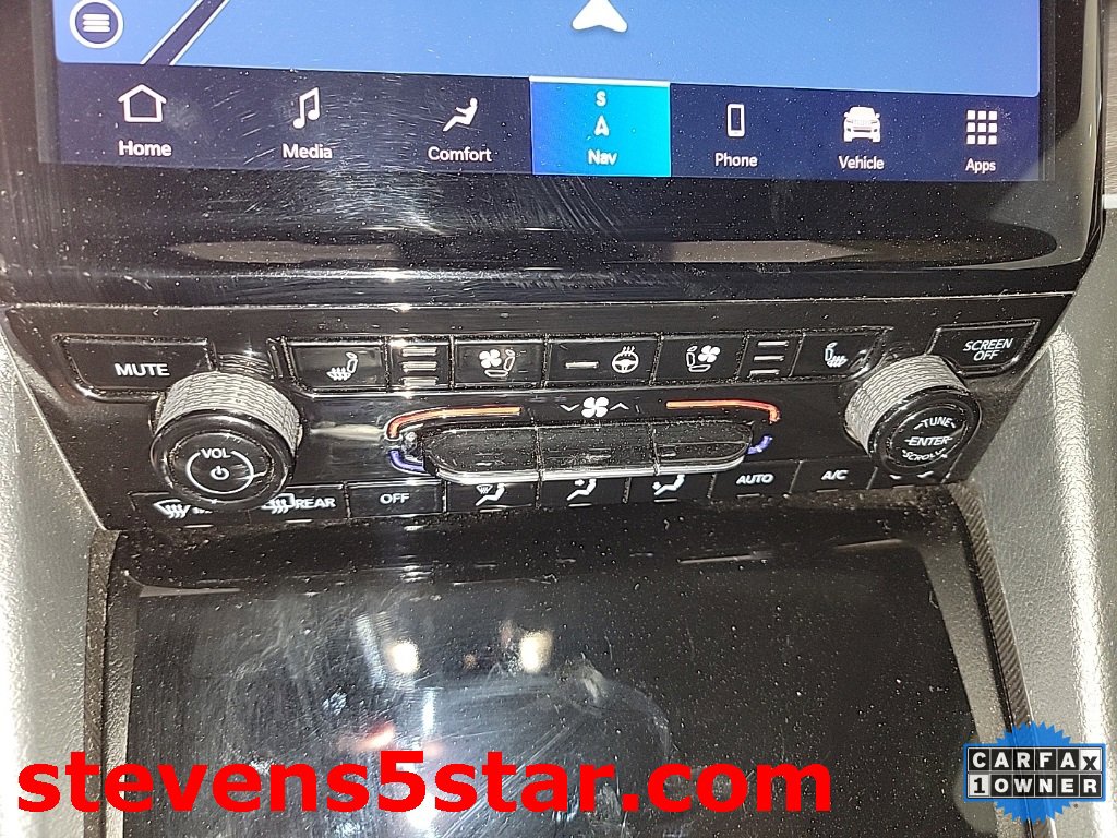 Used 2024 Jeep Grand Cherokee L Limited w/ Luxury Tech Group II image 16