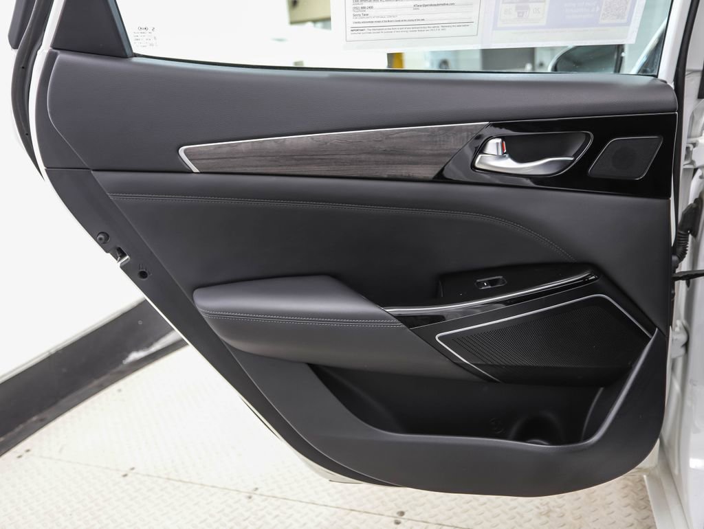 Used 2020 Kia Cadenza Technology image 20