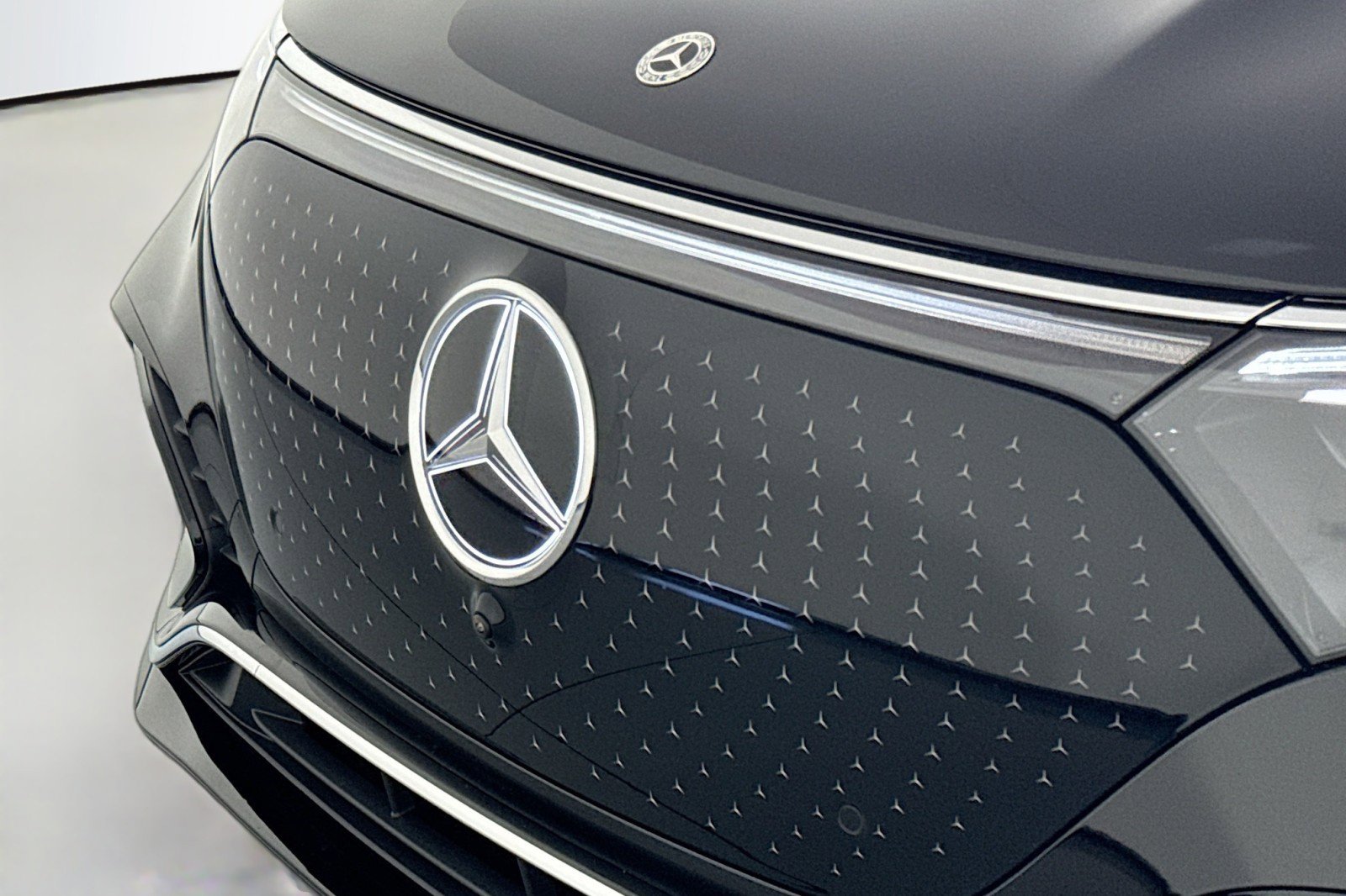 New 2026 Mercedes-Benz EQS 550 4MATIC SUV image 12