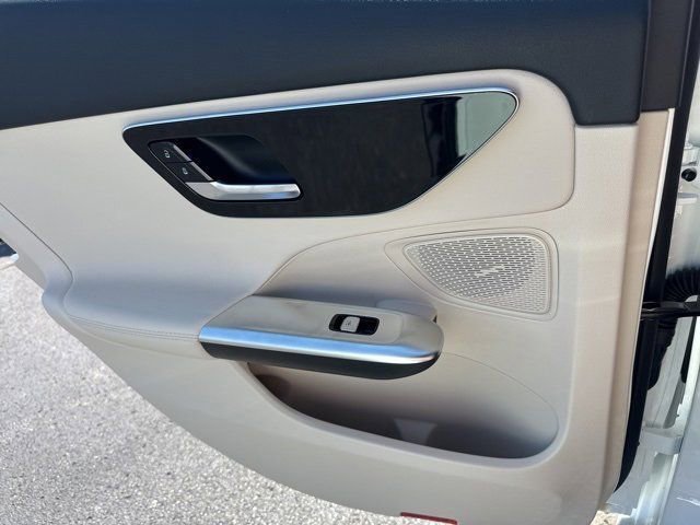 New 2025 Mercedes-Benz C 300 Sedan image 13