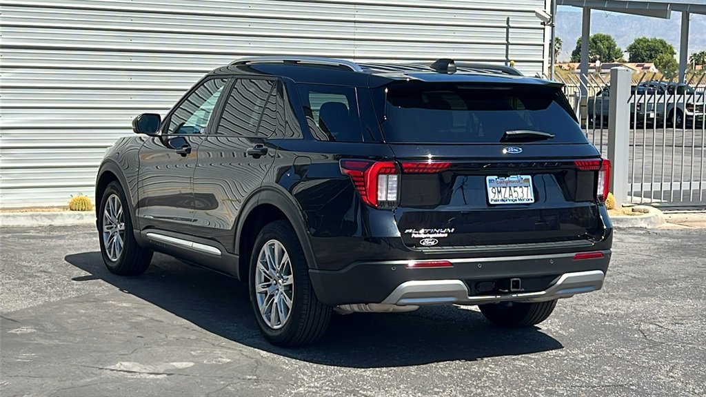 Used 2025 Ford Explorer Platinum image 3