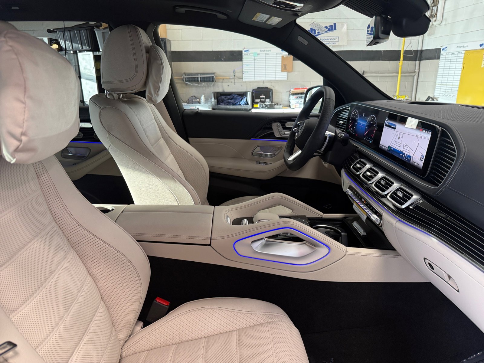 New 2026 Mercedes-Benz GLS 580 4MATIC image 19