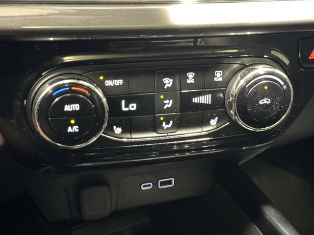 Certified 2025 Chevrolet Trax ACTIV w/ Sunroof Package FWD image 20