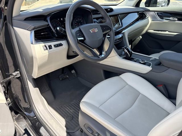 Used 2024 Cadillac XT6 Premium Luxury w/ Technology Package AWD/4WD image 11