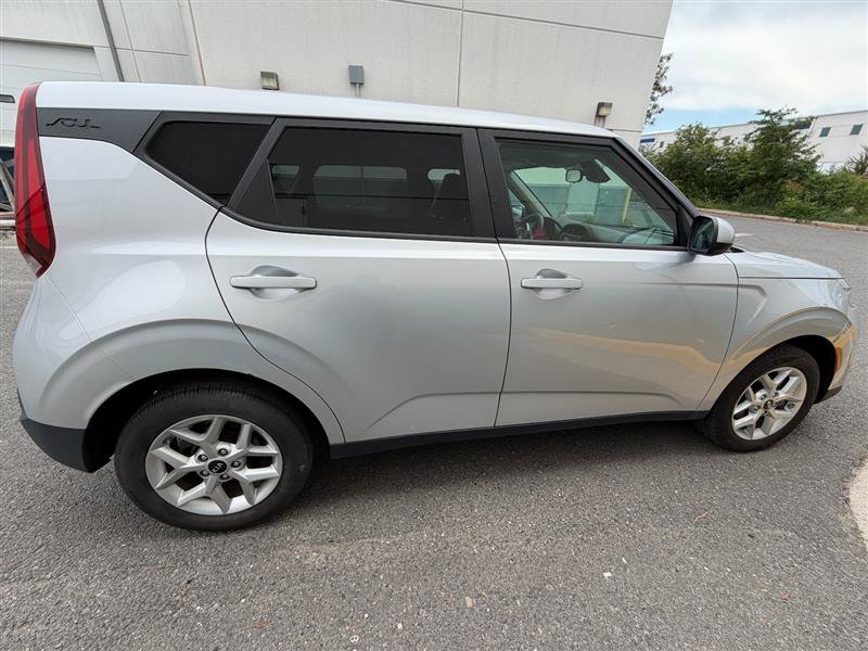 Used 2020 Kia Soul S FWD image 15