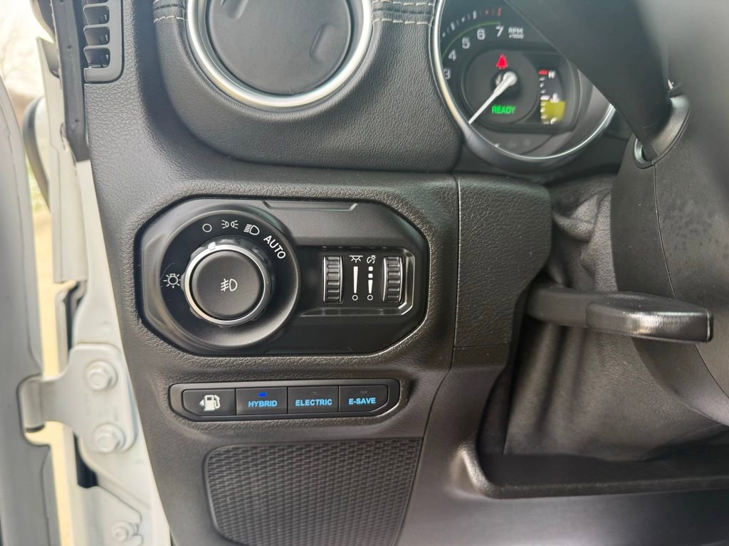 Used 2021 Jeep Wrangler Unlimited Sahara w/ Cold Weather Group image 36