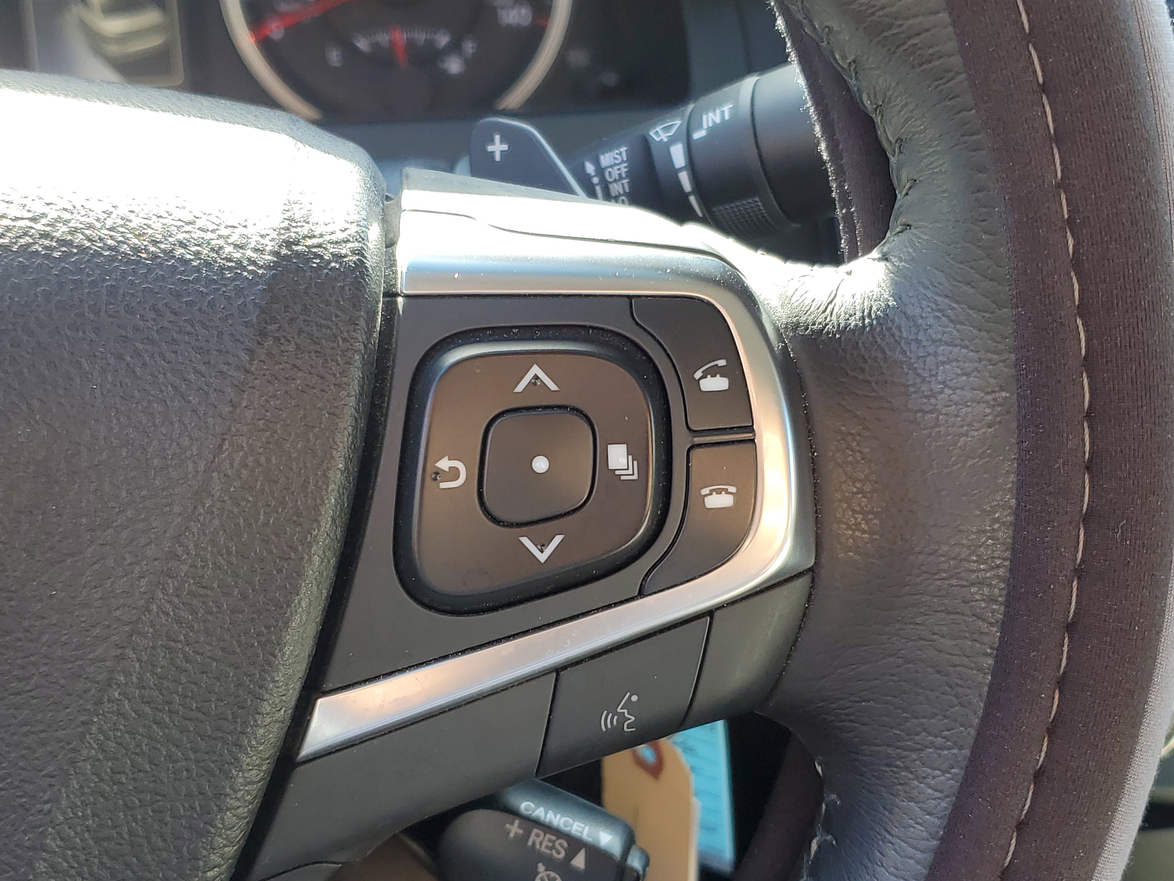 Used 2016 Toyota Camry SE image 14