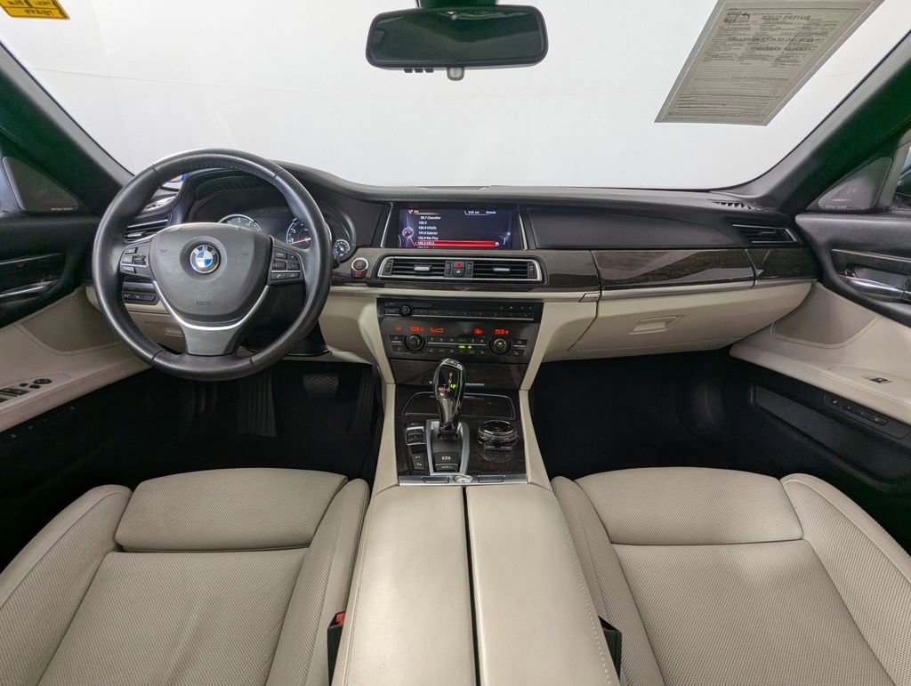 Used 2015 BMW 750Li RWD image 5