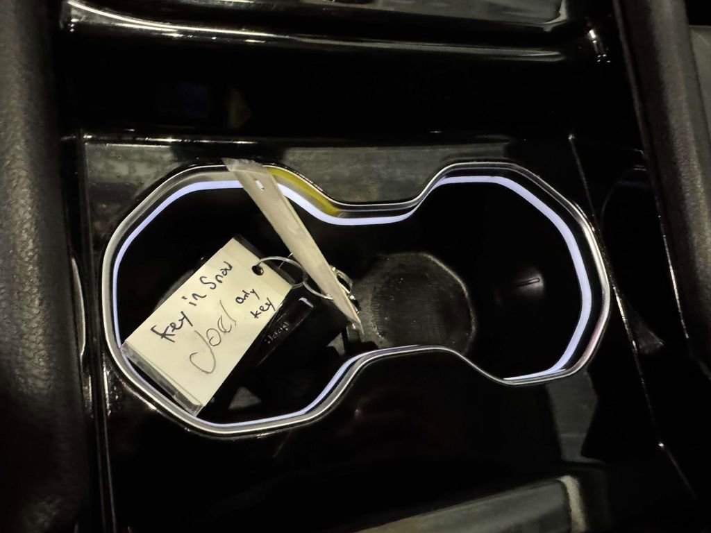 Used 2022 Jeep Grand Cherokee L Limited image 26